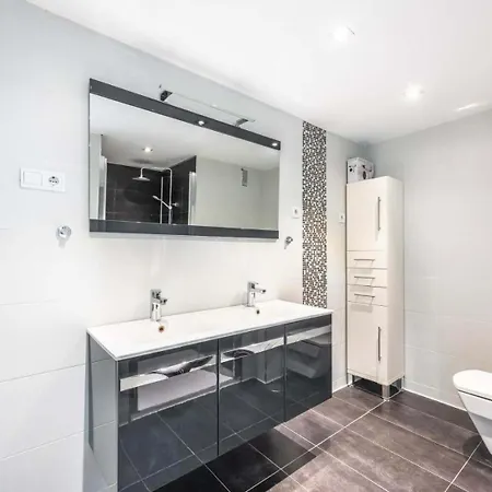 شقة Primebeach Access Sea Views By Better Bookings ماربيا